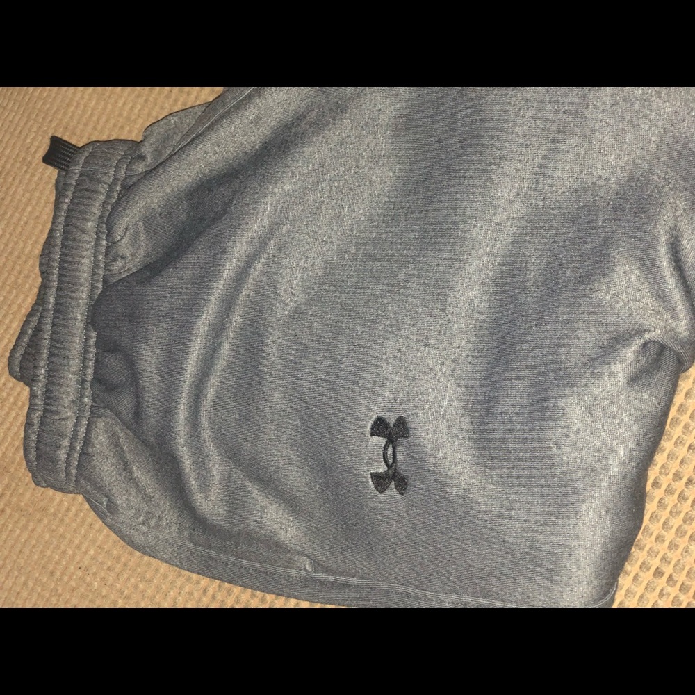 Grey Under Armour Sweatpants, Youth XL/Adult XS!
